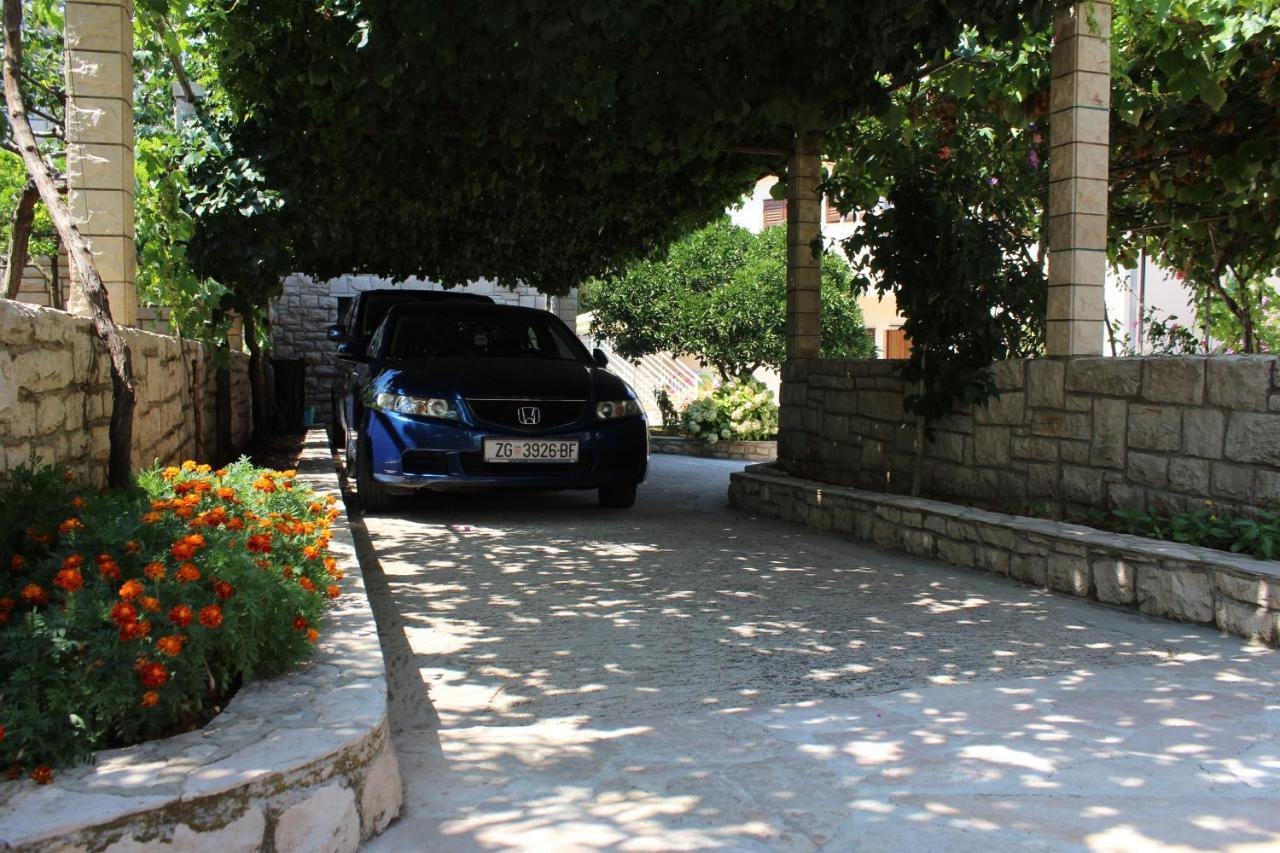 Apartment Antica Supetar Buitenkant foto