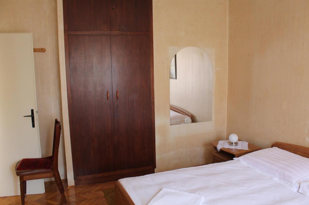 Apartment Antica Supetar Buitenkant foto