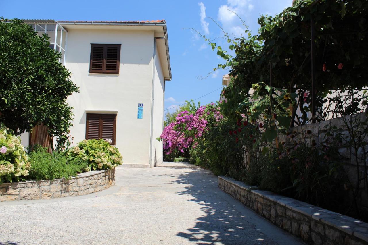 Apartment Antica Supetar Buitenkant foto