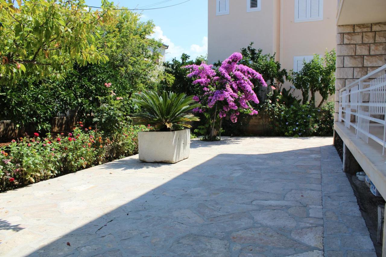 Apartment Antica Supetar Buitenkant foto