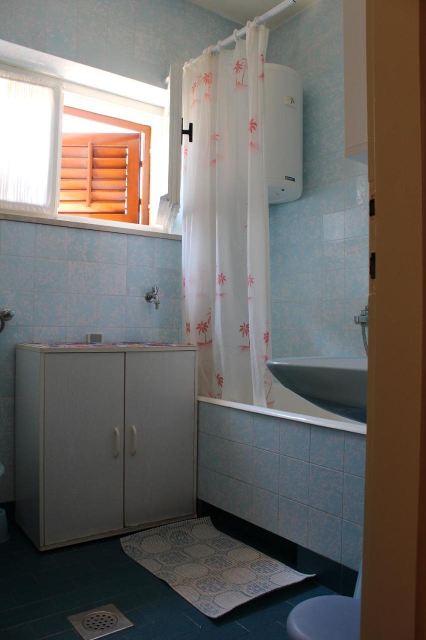 Apartment Antica Supetar Buitenkant foto