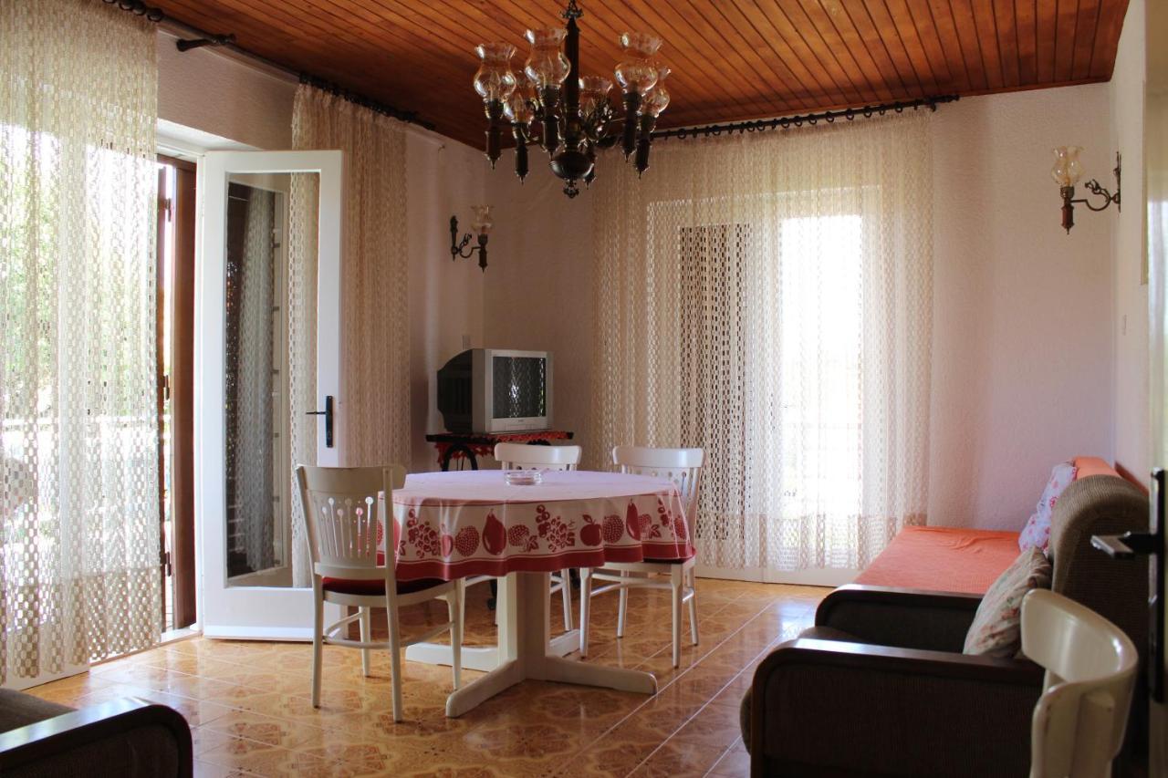 Apartment Antica Supetar Buitenkant foto