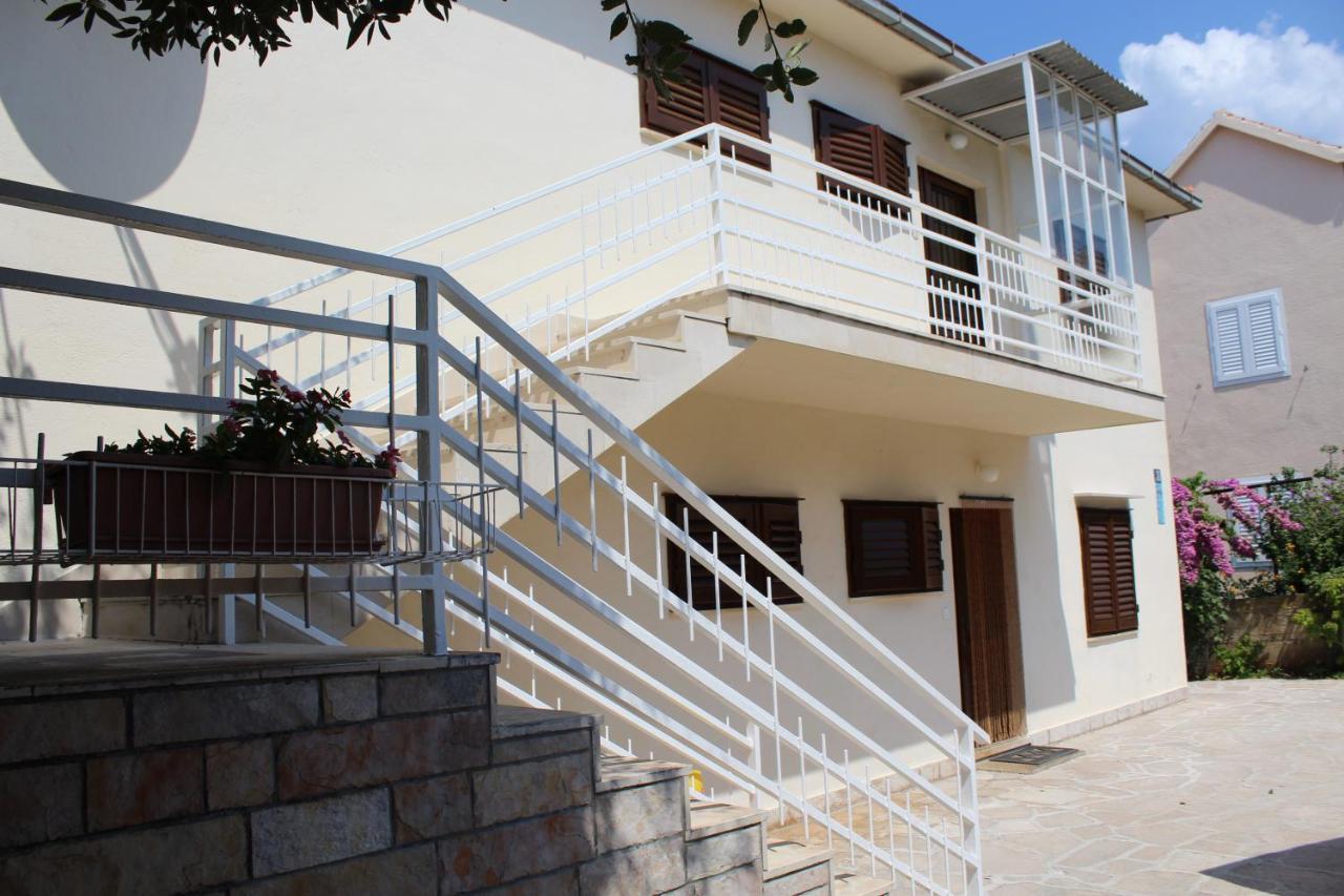 Apartment Antica Supetar Buitenkant foto